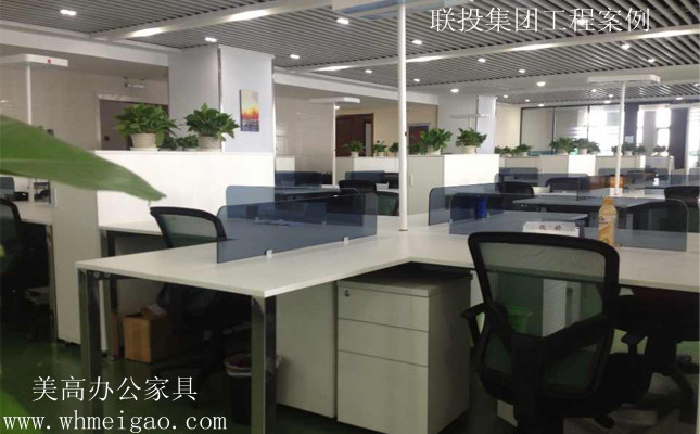 <a href='http://www.qdrxzc.com/banshibangongzhuo.shtml' class='keys' title='點擊查看關于武漢辦公桌椅的相關信息' target='_blank'>武漢辦公桌椅</a>網上銷售哪家好 美高家具