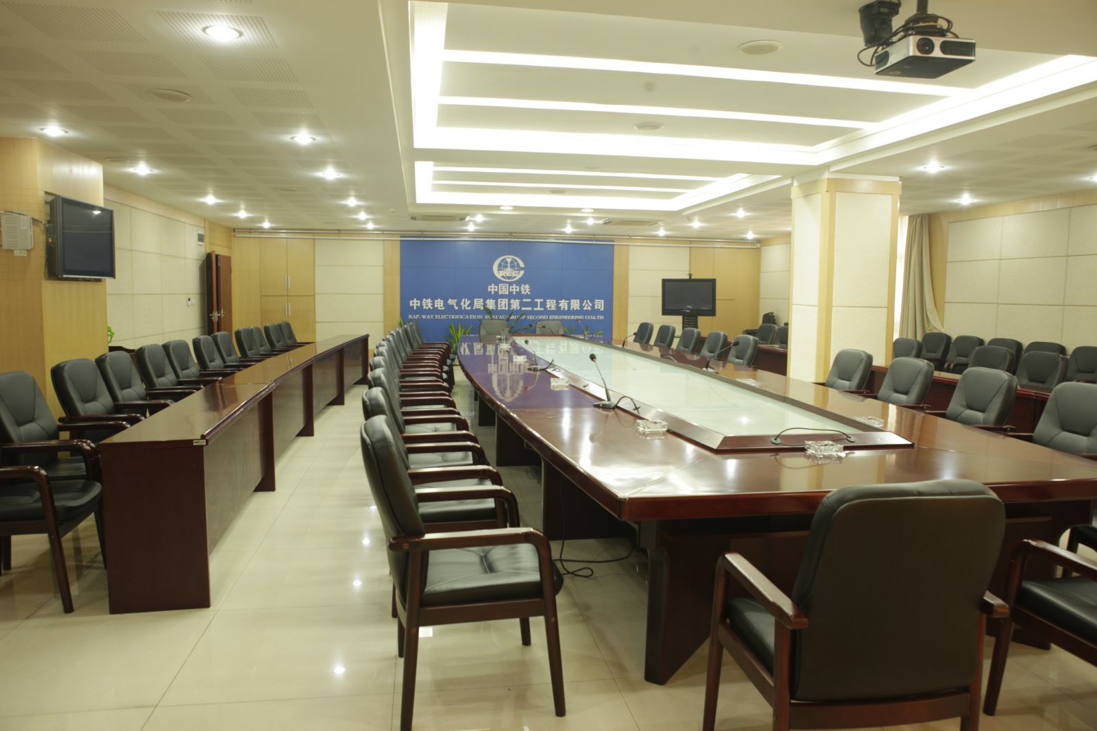 美高辦公家具工程案例 會議桌椅